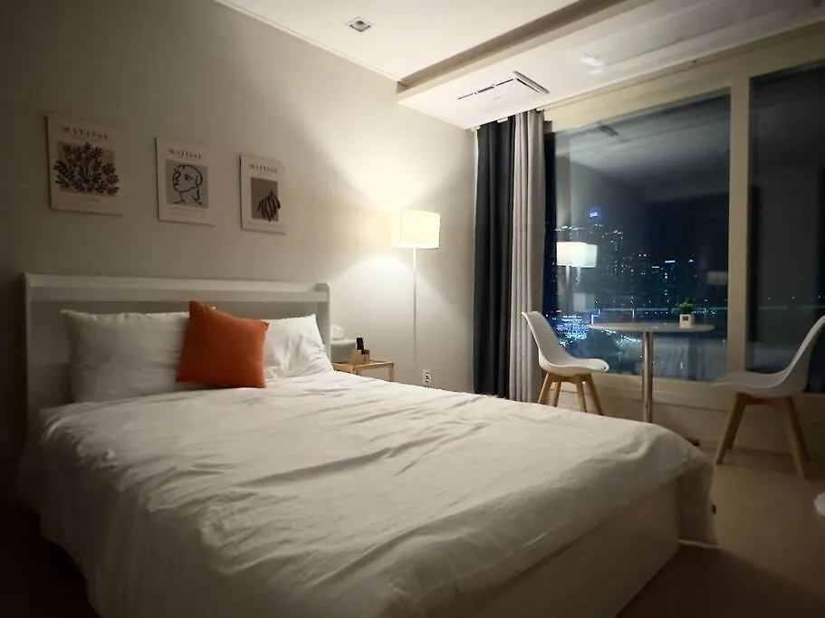 Blue Wave 2 Apartment Busan